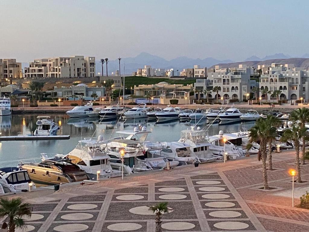 Heated Jacuzzi 2br On Yacht View Apartament